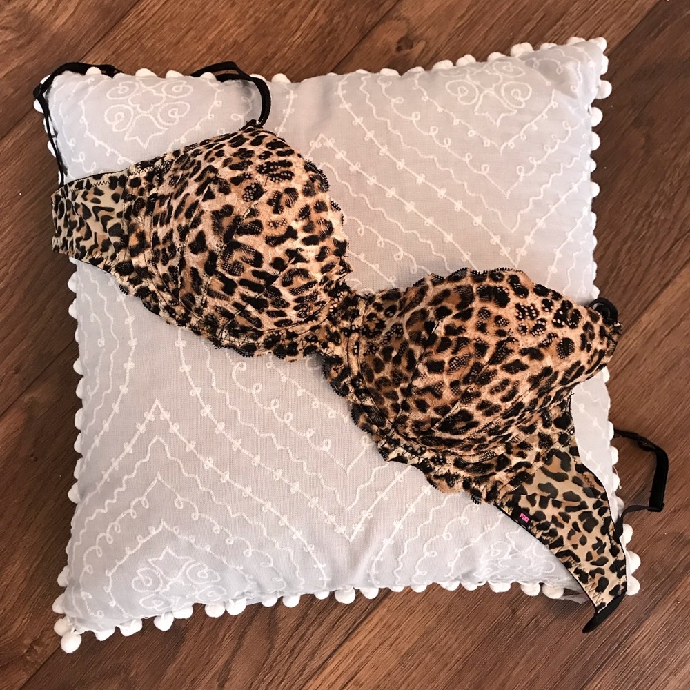 34D Victoria’s Secret Pink Bra
